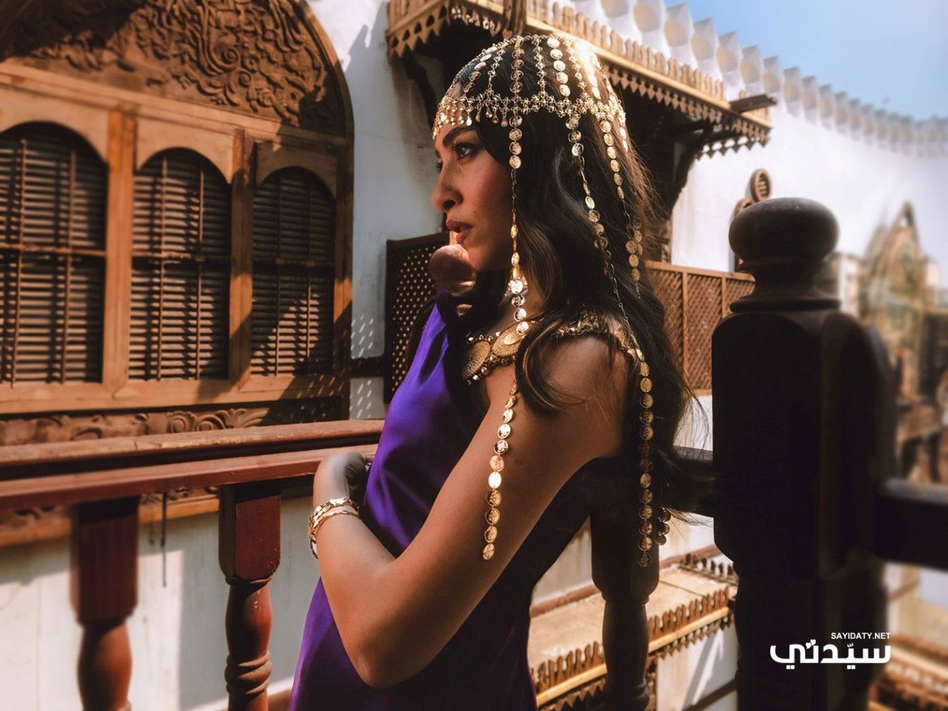 دليلك لإطلالات مكياج يوم التأسيس السعودي 2025 على طريقة نجمات المملكة