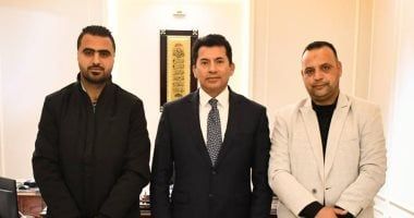 وزير الرياضة يلتقي عائلة صلاح تمهيداً للافتتاح الرسمي لمركز شباب محمد صلاح