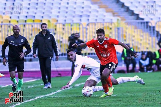 الزمالك يهزم فاركو بهدف "عكسى" فى مباراة البطاقات الصفراء والحمراء.. فيديو
