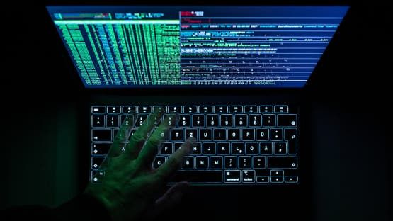 الخليج اليوم .. رقم صادم.. مسؤول إماراتي يكشف خسائر العالم بفعل الهجمات السيبرانية