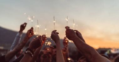 طالع الأبراج: 4 أبراج هادية مابتحبش الدوشة هتحتفل بعيد الحب فى البيت.. إنت هتحتفل فين؟