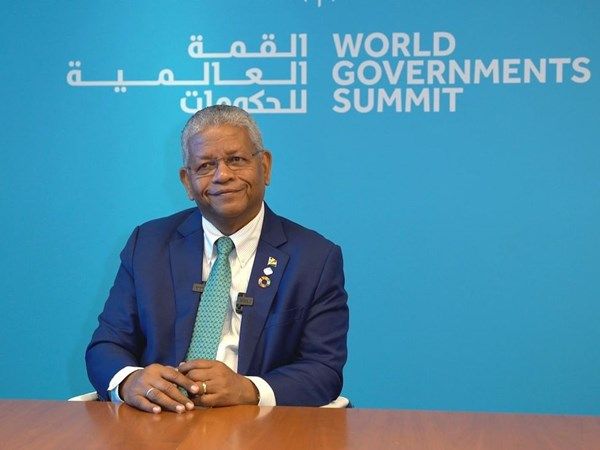 رئيس سيشل: مشاريع جديدة مع الإمارات قريباً ونستهدف التحول الكامل للطاقة المتجددة