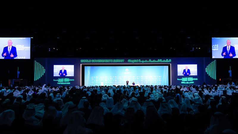 الامارات | كلاوس شواب: الإمارات سبّاقة في استشراف المستقبل وإدراك التحولات التقنية