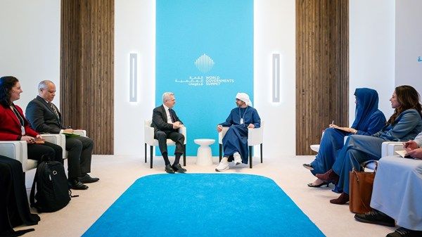 عبدالله بن زايد يستقبل المفوض السامي للأمم المتحدة لشؤون اللاجئين