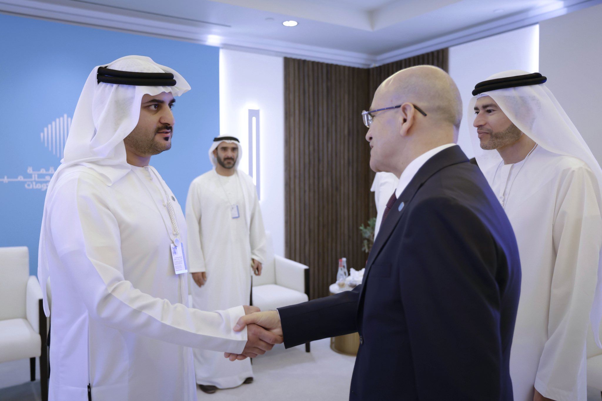 الامارات | مكتوم بن محمد يبحث مع وزير الخزانة والمالية التركي تعزيز التعاون المالي والتجاري والاستثماري