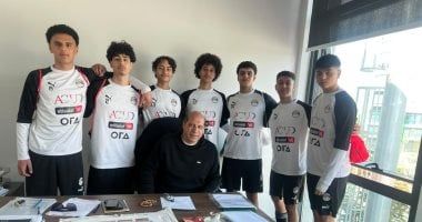 علاء نبيل يستقبل اللاعبين المحترفين قبل انطلاق معسكر منتخب الناشئين