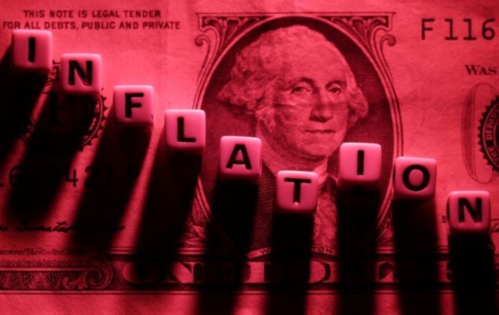 بالتزامن مع ارتفاع التضخم.. ترامب يدعو إلى خفض أسعار الفائدة