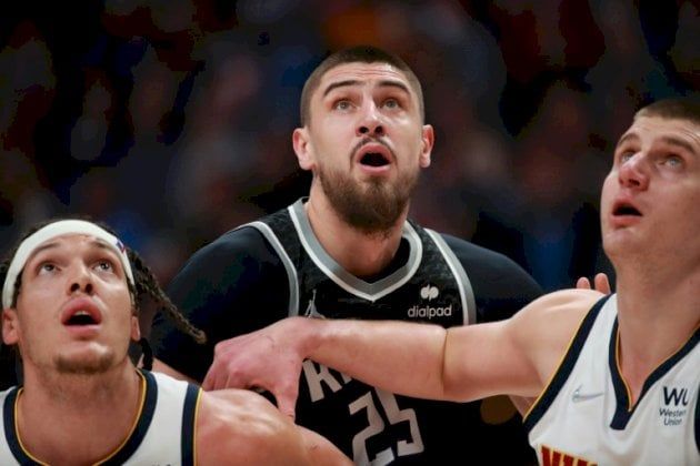 "أن بي ايه": ليكرز يتعاقد مع العملاق الاوكراني أليكس لين