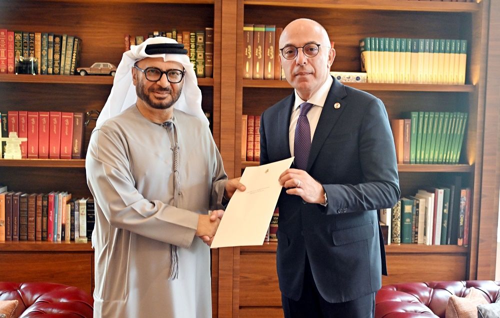 الامارات | رئيس الدولة يتلقى رسالة خطية من الرئيس اللبناني