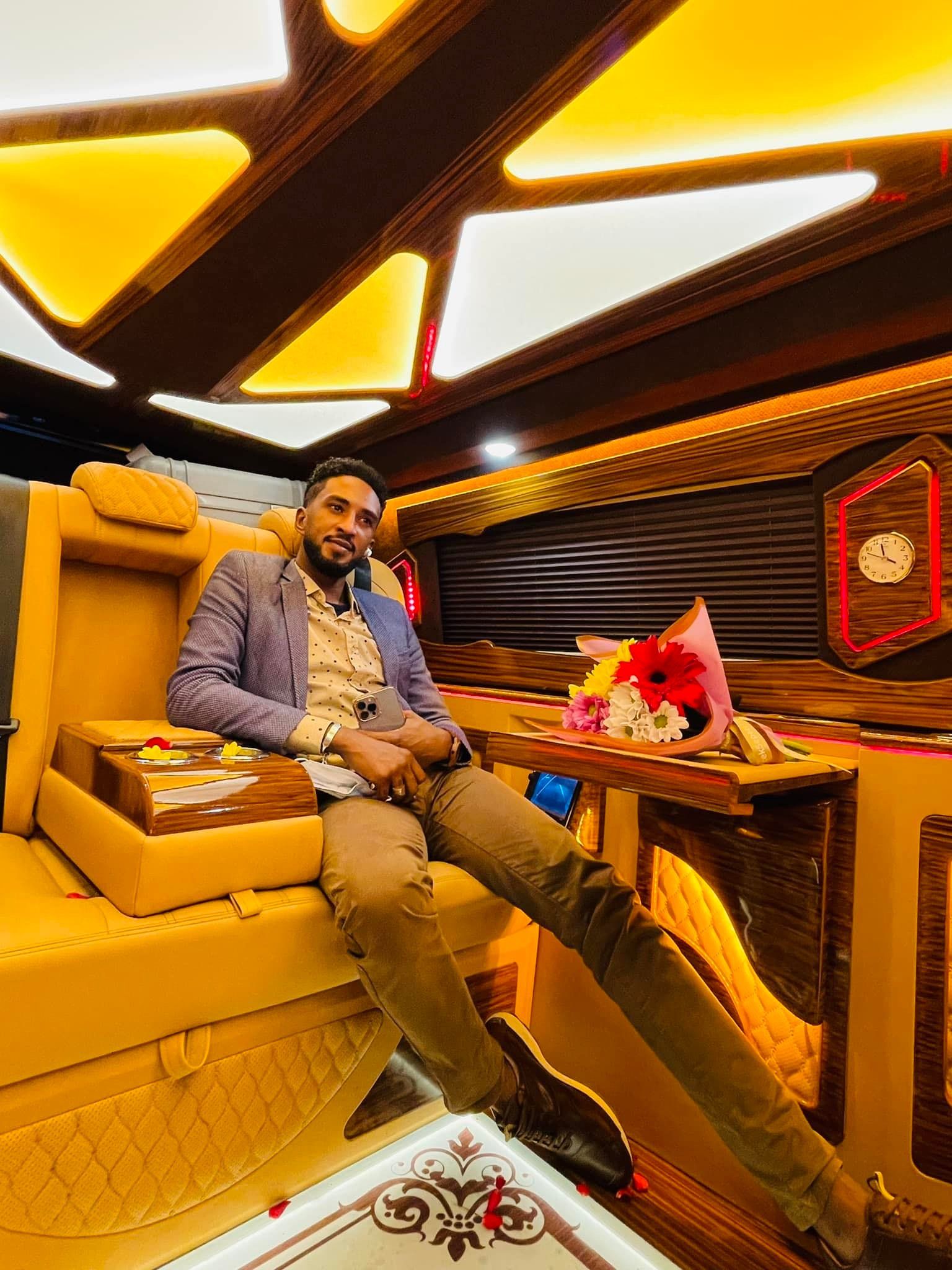 شاهد بالفيديو.. قام بشرائها قبل عدة سنوات وأستقر فيها بعد عودته من لندن.. “فيلا” الفنان محمد بشير الفخمة بالقاهرة تلفت أنظار المتابعين