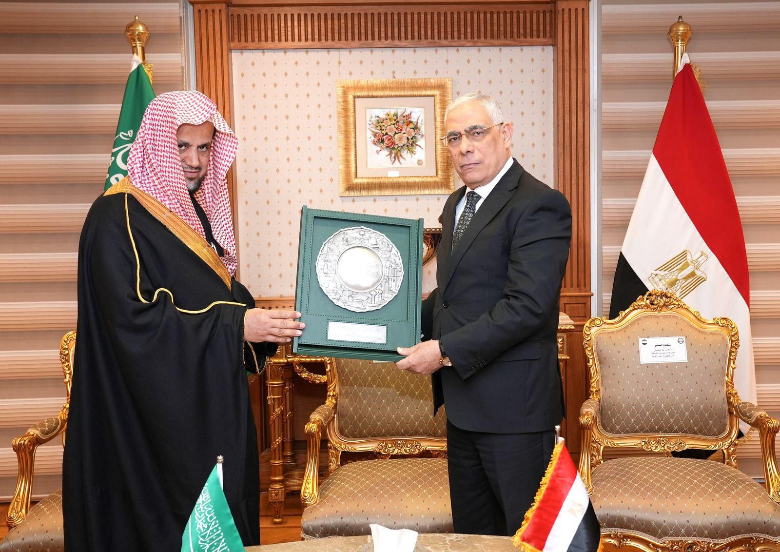 السعودية | النائب العام يلتقي نظيره المصري لتعزيز التعاون العدلي وتبادل الخبرات