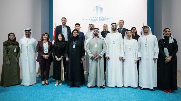 سيف بن زايد يشهد توقيع ميثاق جودة الحياة الرقمية للأطفال