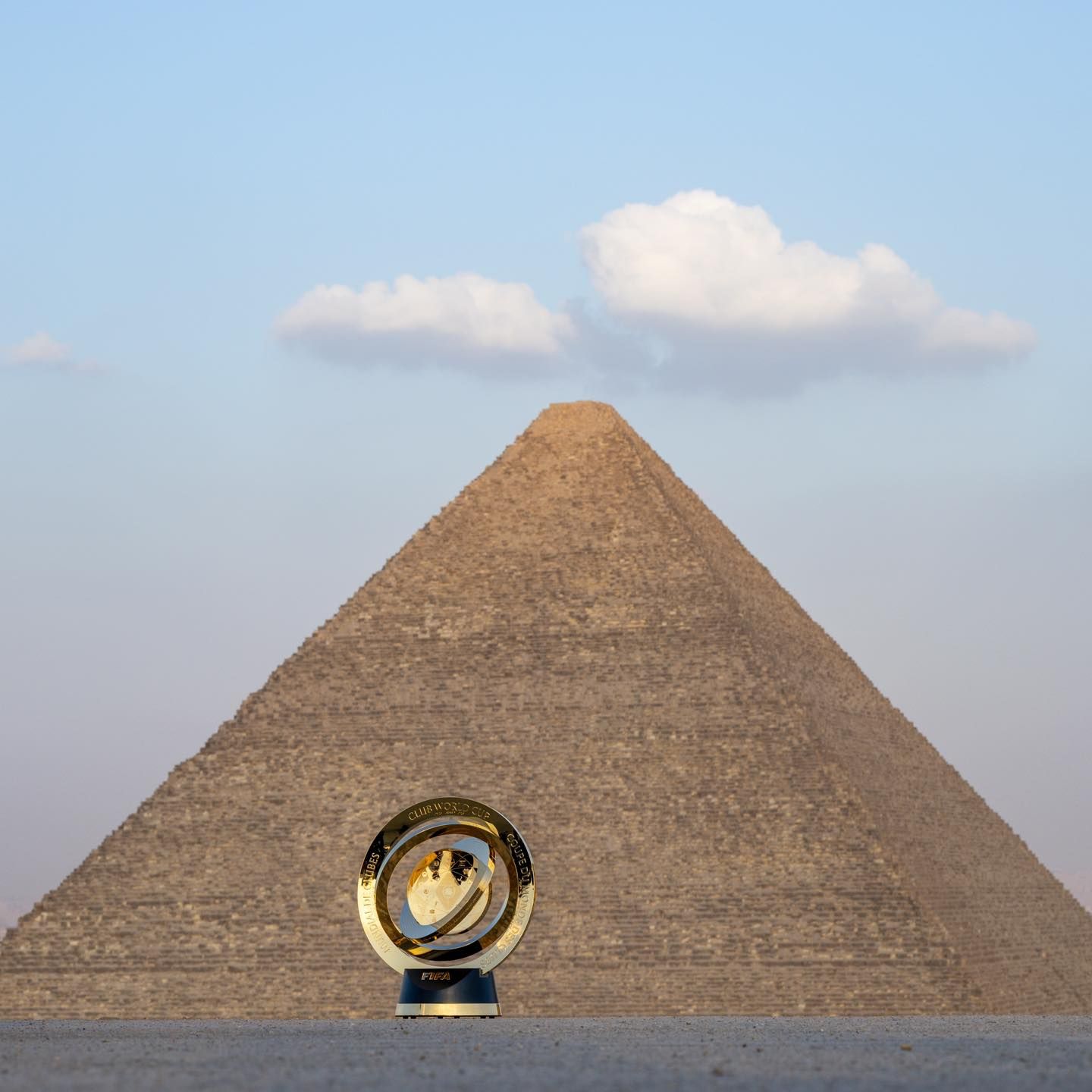 4 معالم تاريخية توثق زيارة كأس العالم للأندية للقاهرة في رحلته الترويجية