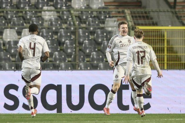 يوروبا ليغ: أياكس يضع قدما في ثمن النهائي