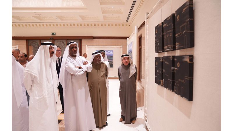 الامارات | «أوروم».. رحلة في اللون والأساطير بندوة الثقافة والعلوم