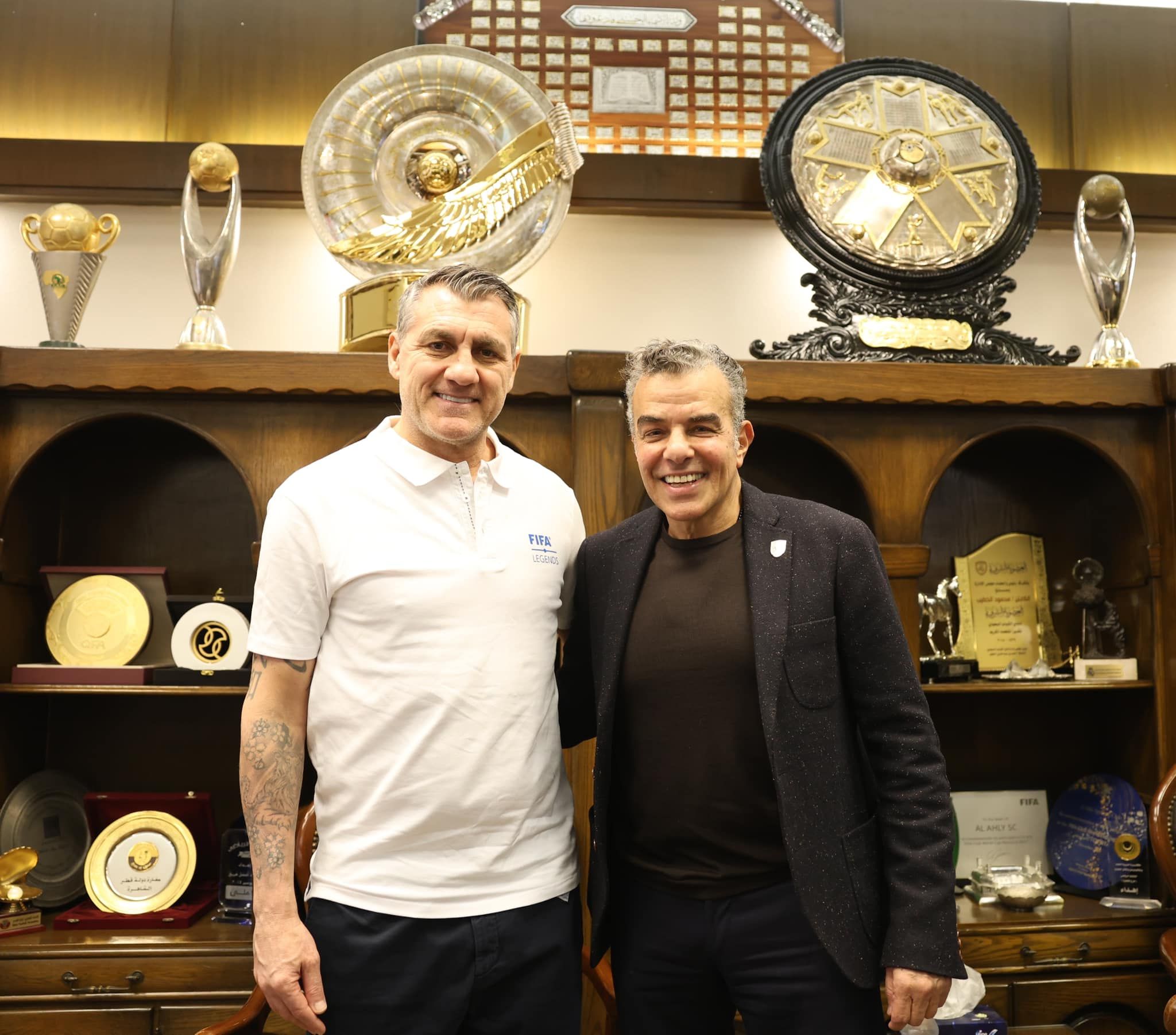 خالد مرتجي يستقبل كريستيان ڤييري نجم منتخب إيطاليا الأسبق في الأهلي.. صور