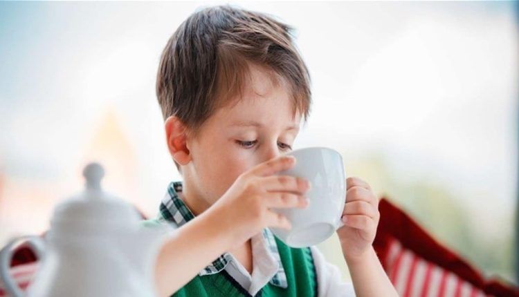 متى يمكن للأطفال شرب القهوة؟ تعرف على العمر المناسب وتأثير الكافيين