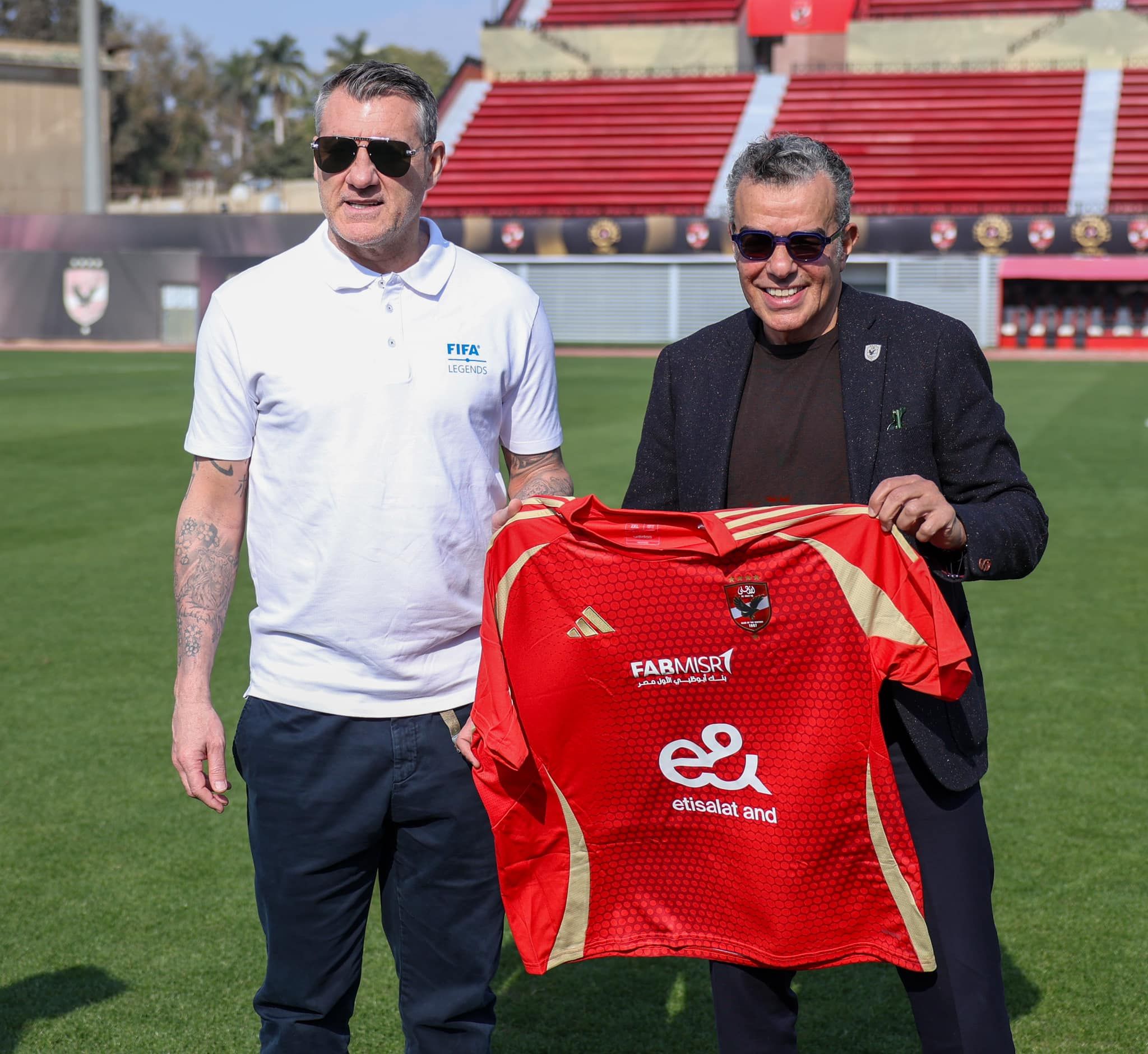 خالد مرتجي يستقبل كريستيان ڤييري نجم منتخب إيطاليا الأسبق في الأهلي.. صور