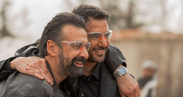 تركي آل الشيخ يدعو لمقاطعة فيلم كريم عبد العزيز وأحمد عز!