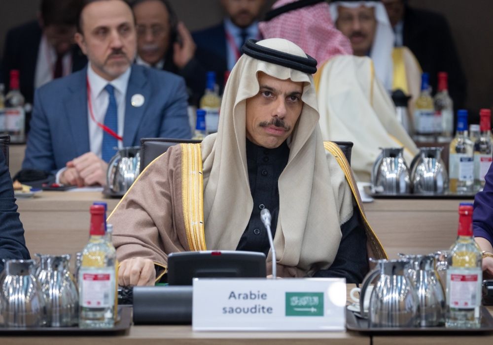 في مؤتمر باريس..  وزير الخارجية يبحث دعم سوريا