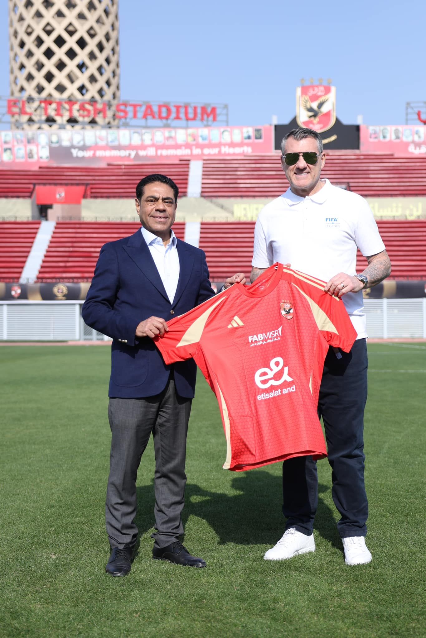 خالد مرتجي يستقبل كريستيان ڤييري نجم منتخب إيطاليا الأسبق في الأهلي.. صور