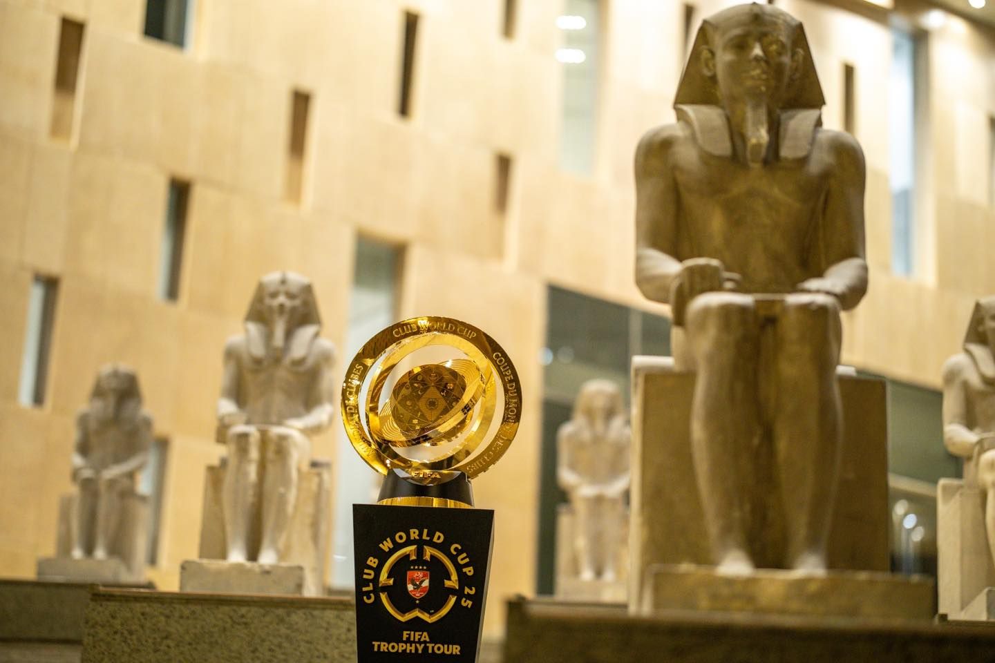 4 معالم تاريخية توثق زيارة كأس العالم للأندية للقاهرة في رحلته الترويجية