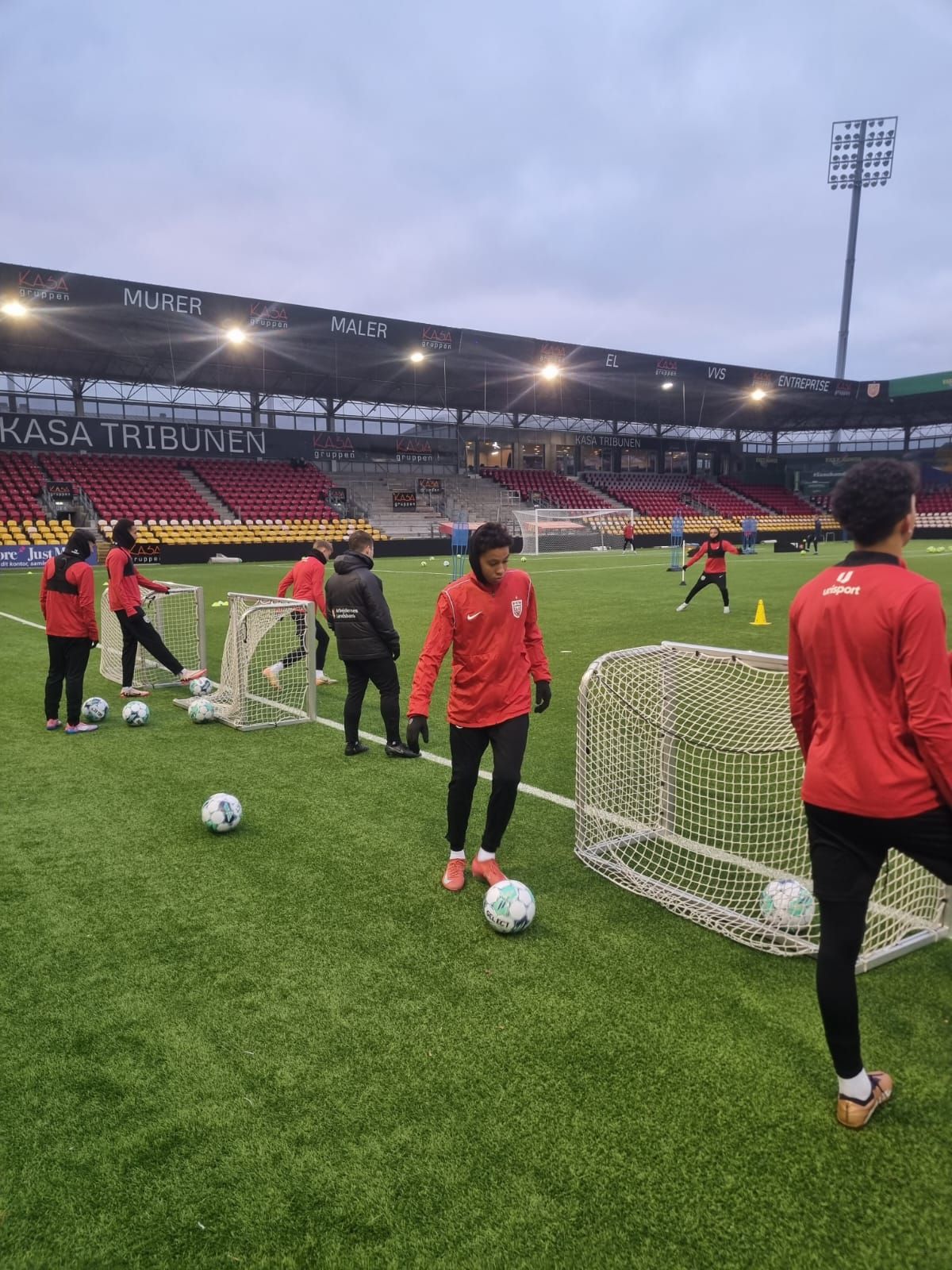 ناشئ الأهلي ينضم لتدريبات نورشيلاند الدنماركى.. صور