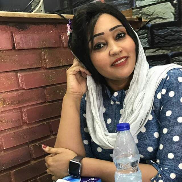 شاهد بالفيديو.. الطاقم العامل بقناة “البلد” بالقاهرة يعد مفاجأة سعيدة للمدير العام فاطمة الصادق داخل الأستوديو