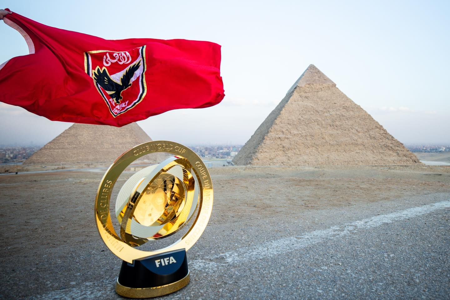 4 معالم تاريخية توثق زيارة كأس العالم للأندية للقاهرة في رحلته الترويجية