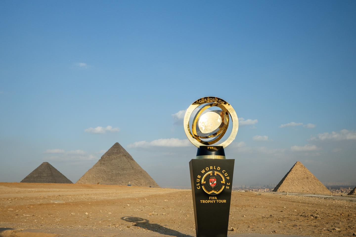 4 معالم تاريخية توثق زيارة كأس العالم للأندية للقاهرة في رحلته الترويجية