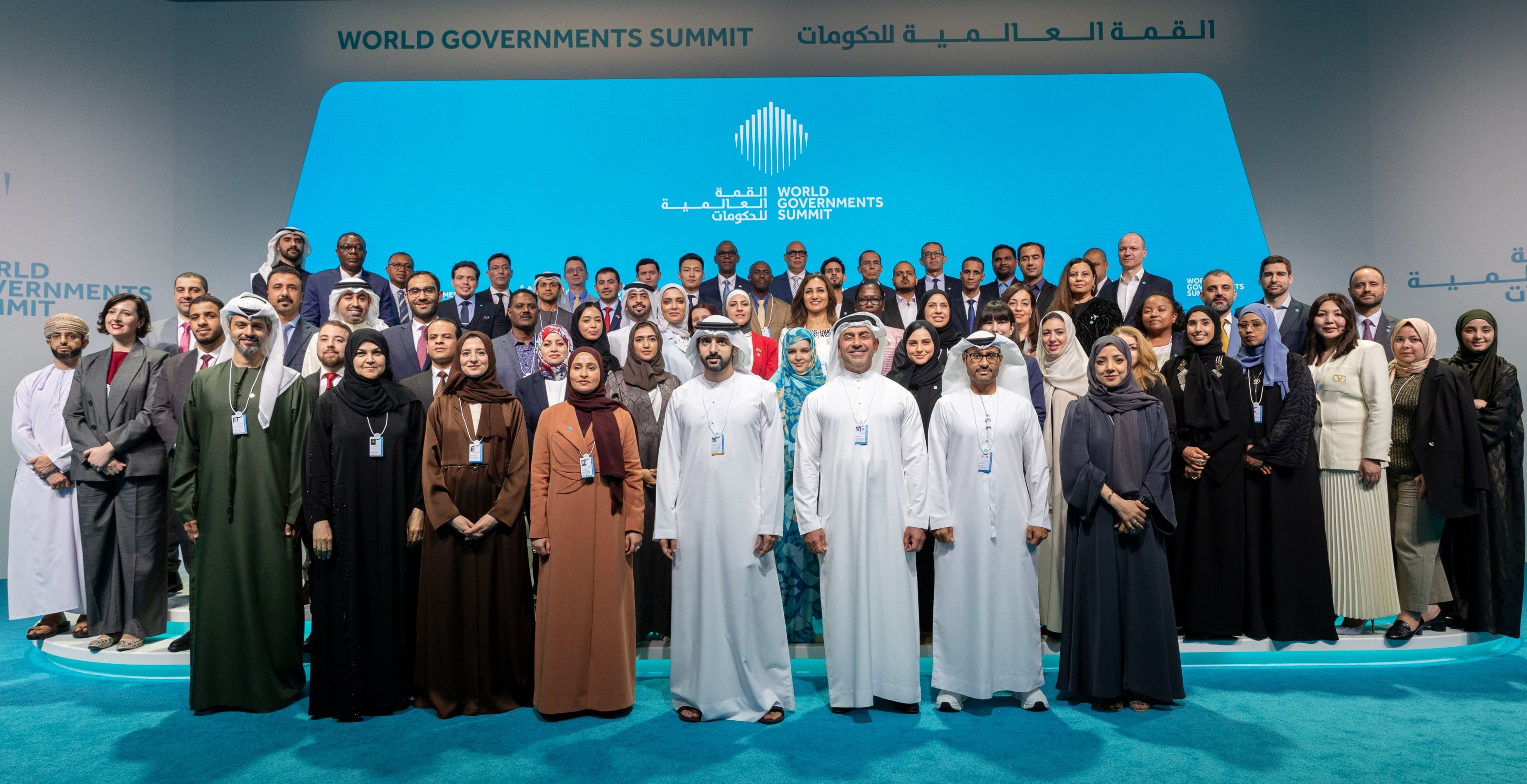 الامارات | حمدان بن محمد يشهد تخريج منتسبي برامج قيادات وبناء قدرات عربية وعالمية