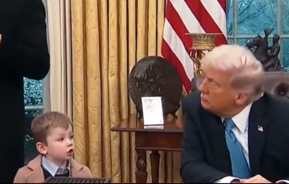 طفل يثير الجدل بعد ظهوره امام قادة العالم