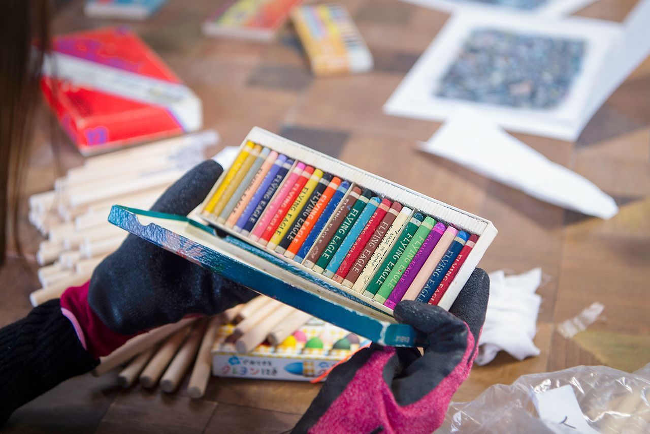 اليابان | لمسة فنية بروح المسؤولية... كيف تتحول أدوات الرسم المستعملة إلى روابط إنسانية ملهمة في اليابان؟