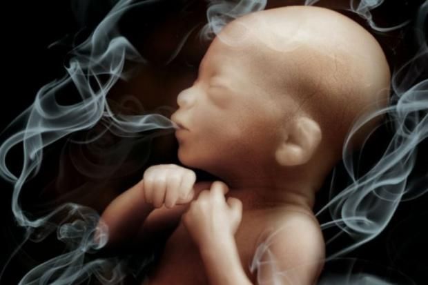 ماذا يحدث عند تعرض الأطفال للتدخين السلبي؟.. عادة تقتل طفلك