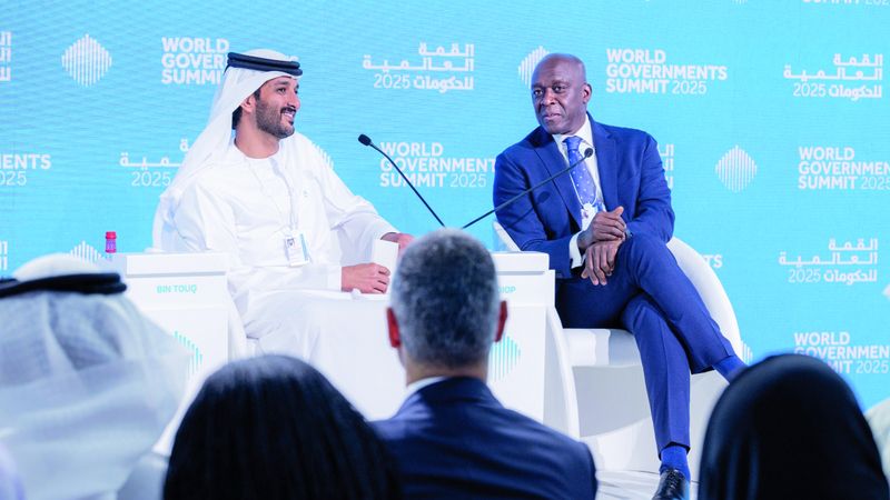 الامارات | بن طوق: الإمارات نموذج متفرّد في التنويع الاقتصادي والتكيف مع التغيرات العالمية
