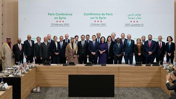 الإمارات تشارك بمؤتمر دولي في باريس حول سوريا ودعم استقرارها