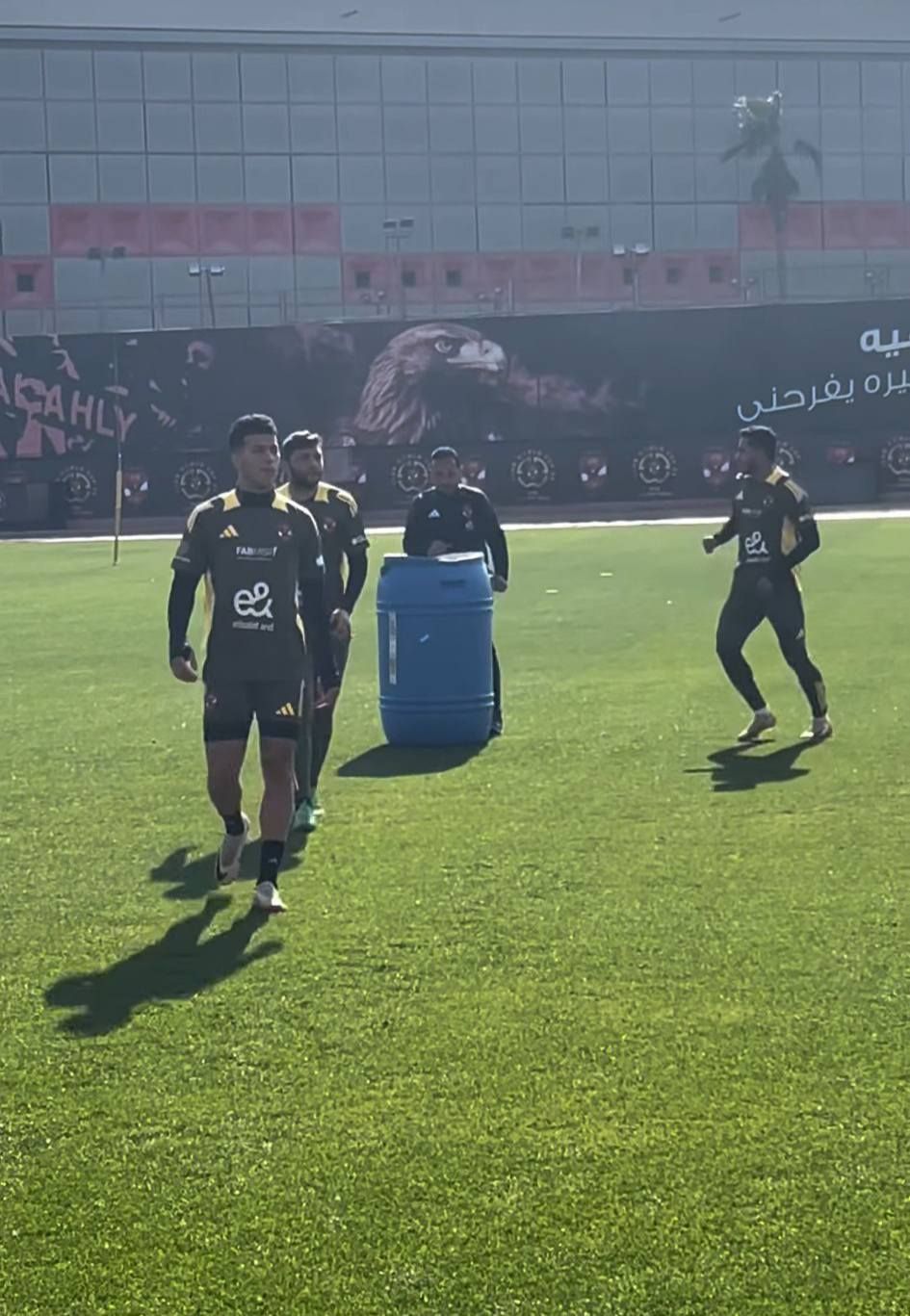 مشاركة وسام ودارى وإمام عاشور في مران الأهلى وجاهزيتهم للإسماعيلى.. صور