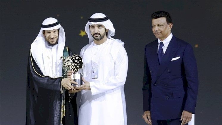 سعودي يفوز بلقب أفضل معلم في العالم ومليون دولار