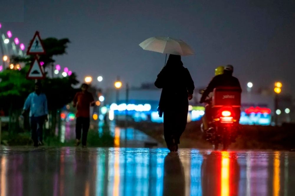 طقس المملكة.. أمطار على الرياض والباحة والمدينة المنورة
