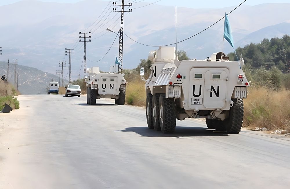 متظاهرون هاجموا موكبه.. إصابة قائد "اليونيفيل" في لبنان