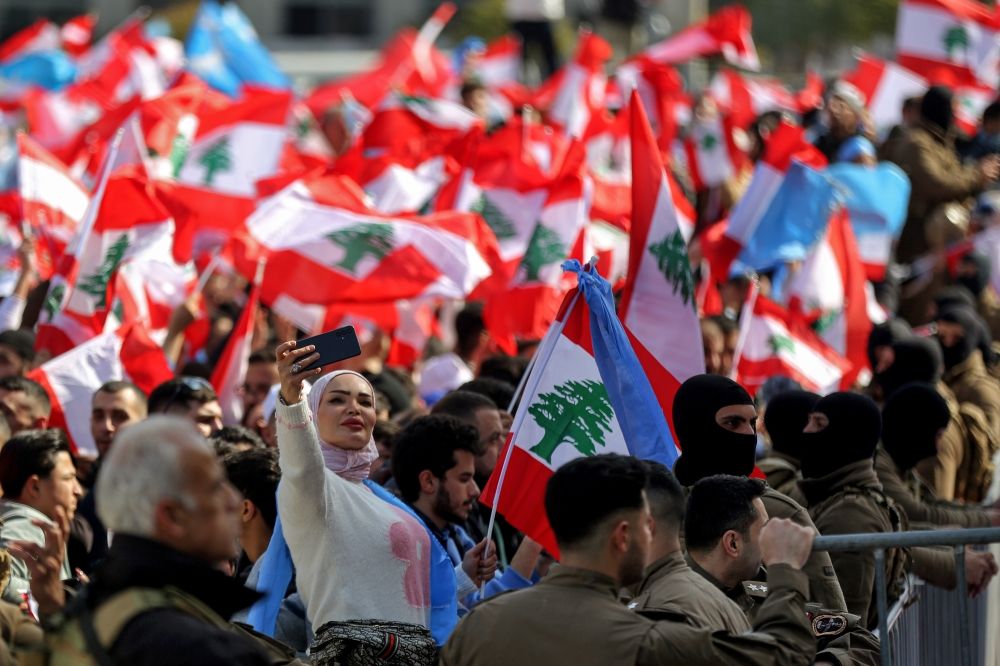 متظاهرون هاجموا موكبه.. إصابة قائد "اليونيفيل" في لبنان