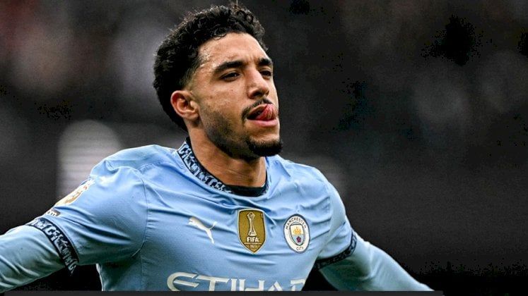 14 دقيقة تكفي المصري موموش لكتابة "تاريخ البدايات" (فيديو)