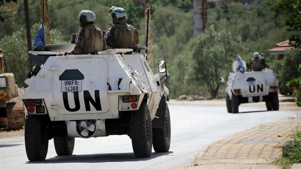 متظاهرون هاجموا موكبه.. إصابة قائد "اليونيفيل" في لبنان