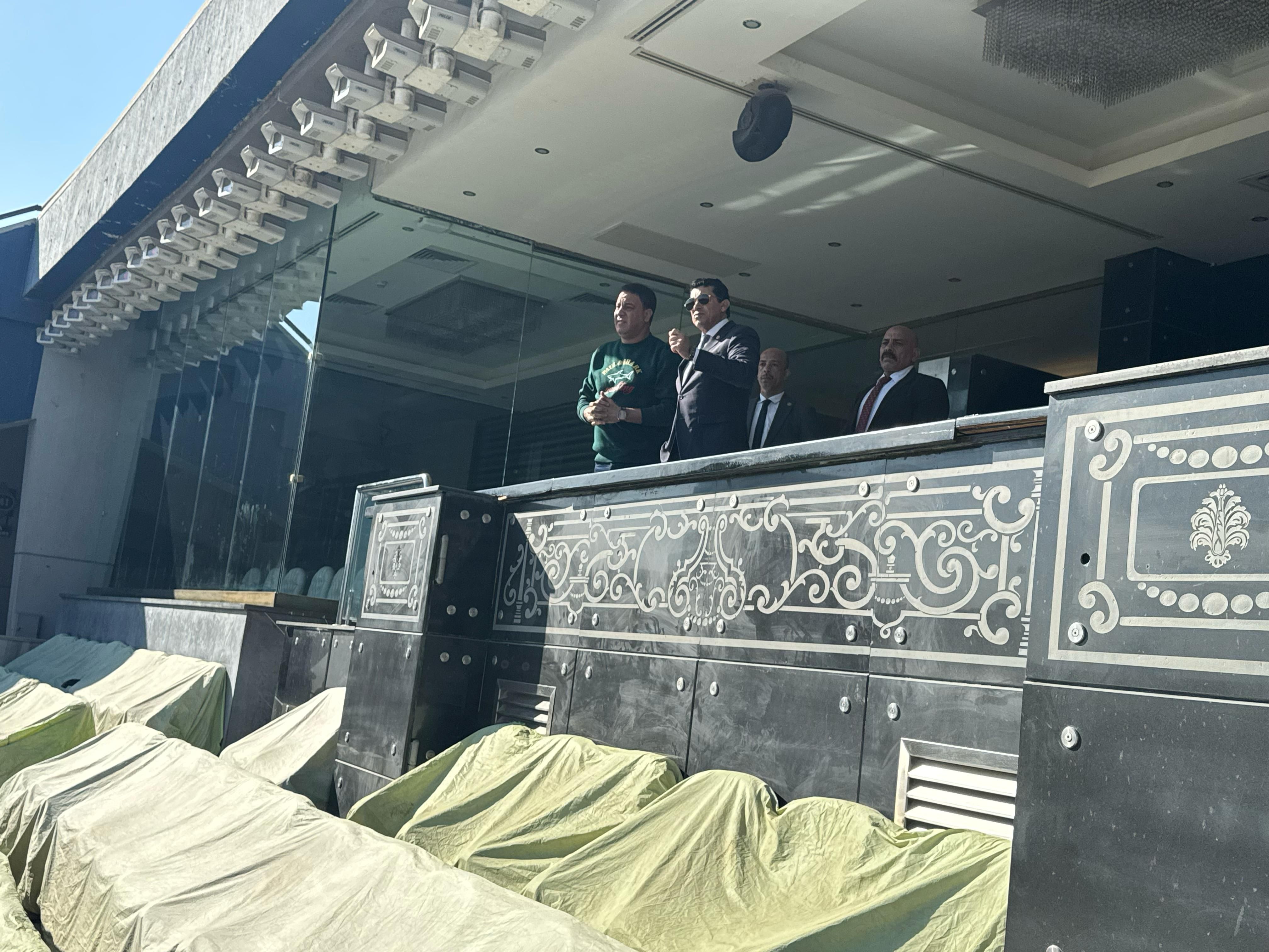 وزير الشباب والرياضة يطمئن على أعمال الصيانة باستاد القاهرة الدولي