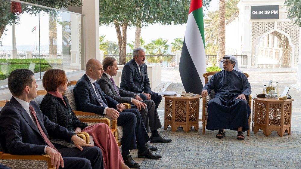 منصور بن زايد يستقبل النائب الأول لرئيس مجلس الوزراء الروسي