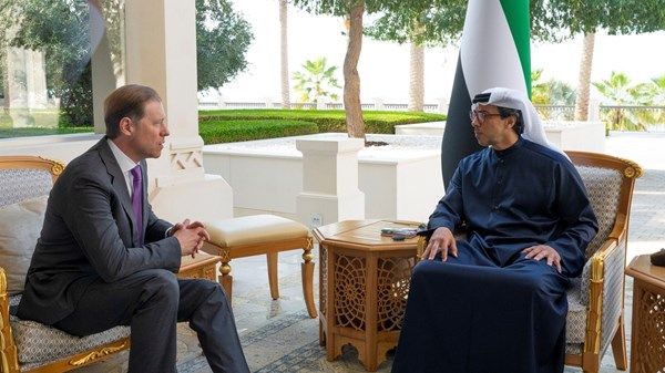 منصور بن زايد يستقبل النائب الأول لرئيس مجلس الوزراء الروسي