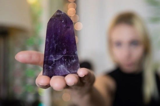 طالع الأبراج: 4 أحجار كريمة تناسب مواليد برج الدلو.. هدية حلوة في عيد ميلادهم