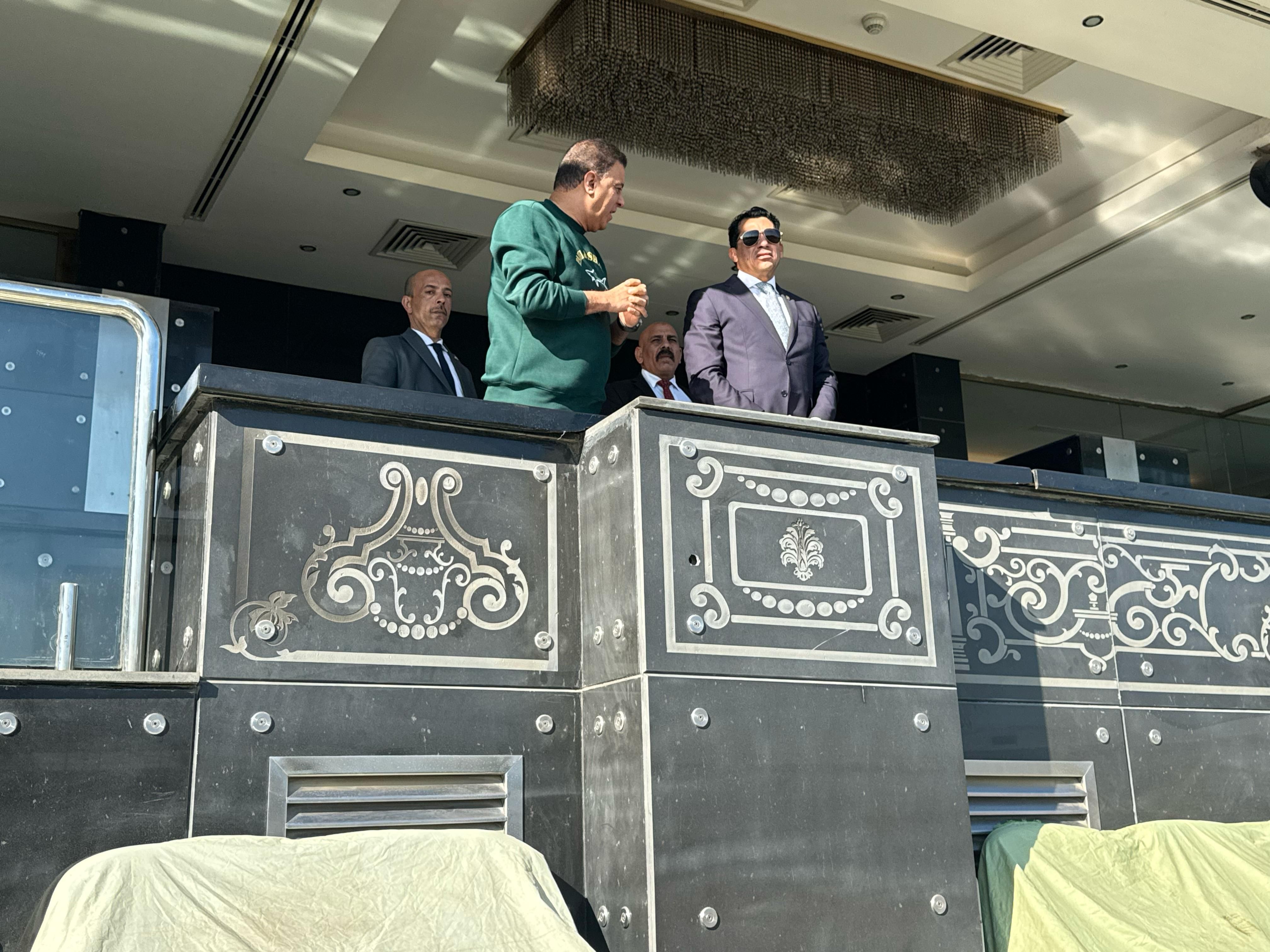 وزير الشباب والرياضة يطمئن على أعمال الصيانة باستاد القاهرة الدولي