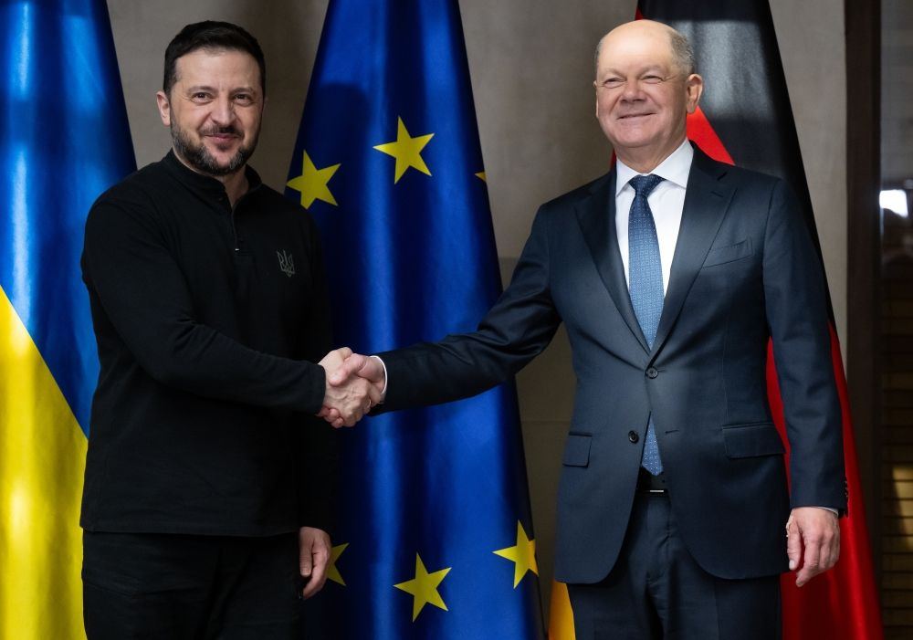 زيلينسكي يطالب بتشكيل "قوات مسلحة أوروبية".. لهذه الأسباب