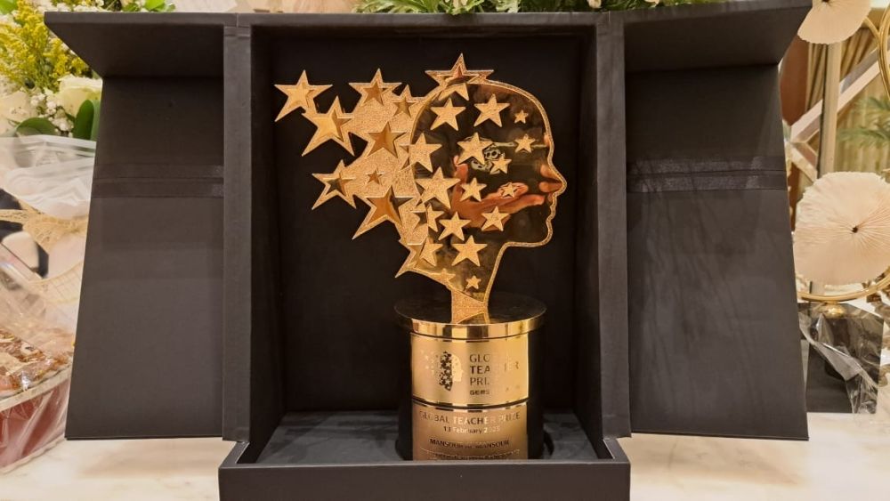 السعودي الحائز على "نوبل للتعليم" يفتح قلبه لـ"اليوم": أتقرب للطلاب عبر الاستماع لمشاكلهم